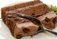 Ti è avanzato del cioccolato Benissimo scioglilo e prepara questo dessert dal ripieno unico, che goduria