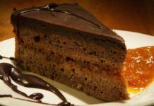 Torta Sacher perfetta come quella del pasticciere Si può con i consigli della nonna Pina