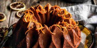 Ho preparato una torta con un'arancia, del cacao e un vasetto di yogurt, era così buona che ne ho fatta subito un'altra