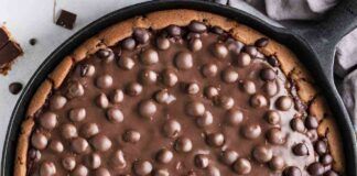 Da quando preparo la torta alla nutella in padella ho detto addio al forno, non sporco nulla e fa subito colpo
