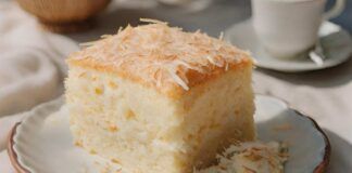 Torta di albumi e cocco: golosa alta e sofficissima, soddisfa la voglia di dolce con poche calorie ricettasprint.it