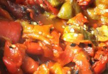 Un contorno con i fiocchi, i peperoni cotti in padella con capperi e olive in versione light