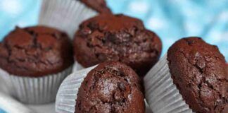Voglia di qualcosa di buono, ma hai poco tempo Prepara i muffin al cioccolato nella friggitrice ad aria, pronti in 10 minuti