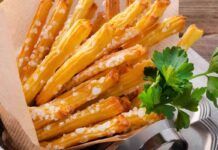 L’alternativa alle solite patatine fritte sono questi bastoncini croccanti e dorati, uno tira l’altro