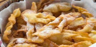 Bastano 10 minuti per chiacchiere di carnevale, la ricetta di mia nonna non si batte, finiscono subito!