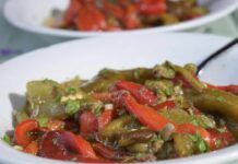 Insalata di peperoni arrostiti: li ho fatti in forno e sono venuti davvero buoni, ecco il mio trucchetto!