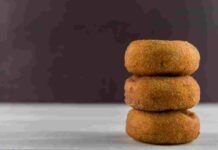 Sembrano dei krapfen normali ma sono alle mele: contengono solo 100 kcal, che fai non li provi? krapfen mele