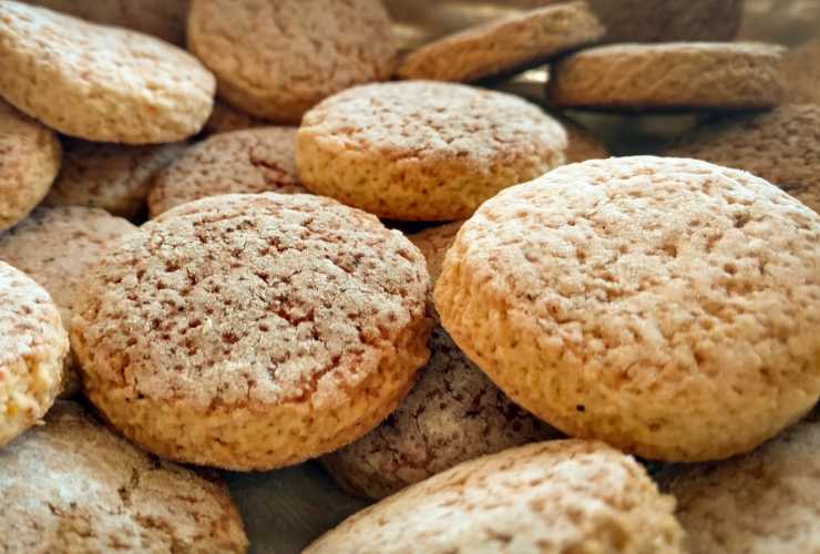 Biscotti leggerissimi, ma senza ingredienti grassi - RicettaSprint