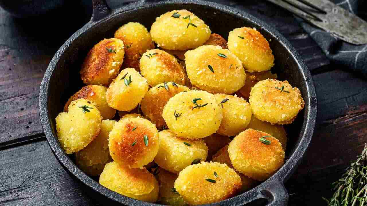 Gnocchi di patate fritti per l'aperitivo - RicettaSprint