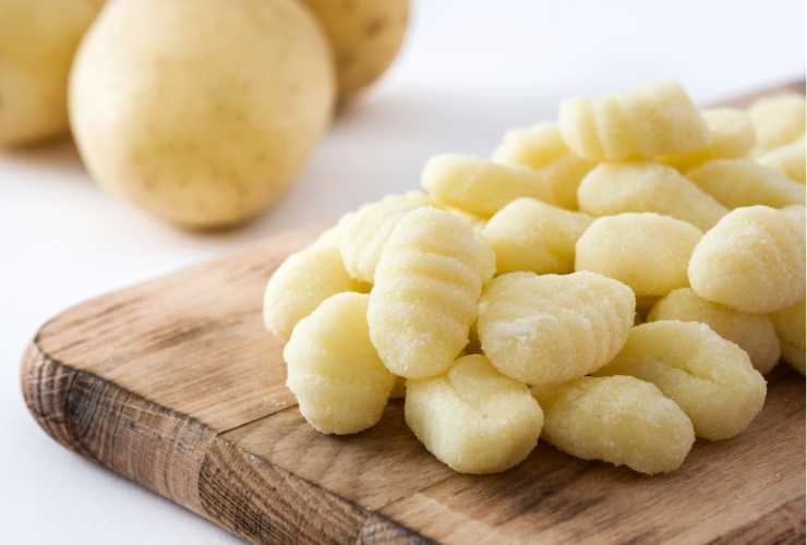 Gnocchi di patate fritti per l'aperitivo - RicettaSprint
