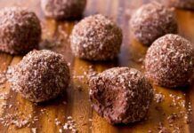 Solo 10 minuti e il mio ingrediente preferito: per questi tartufini cocco e cioccolato ti serve la ricotta e si sciolgo in bocca
