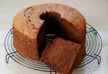 Sembra di affondare i denti in una nuvola cioccolatosa: la fluffosa al cacao si fa con 3 ingredienti, è la ricetta segreta del mio pasticciere