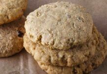 Faccio dei biscotti che abbassano il colesterolo: metto avena, cioccolato e cocco, da quando li mangio sto meglio Faccio dei biscotti che abbassano il colesterolo: metto avena, cioccolato e cocco, da quando li mangio sto meglio