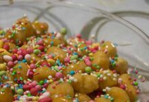 Io faccio al cicerchiata di carnevale al miele, da non confondere con gli struffoli, e quando la faccio sparisce in un attimo