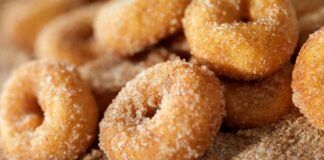 Immergi le mele in una pastella che è la fine del mondo e goditi questo goloso e croccante risveglio, a queste frittelle non si resiste!