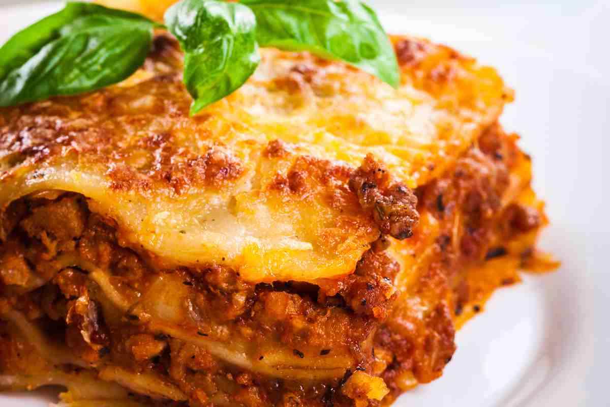 lasagna napoletana di carnevale versione più leggera ricettasprint