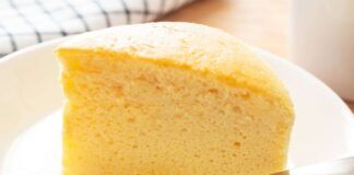 Invece di usare la crema pasticciera come farcia, la metto nell'impasto e da quando la torta la faccio così se la litigano sempre