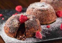 Dolci caldi e invitanti, preparo dei tortini dal cuore morbido che rendono speciale la domenica in soli 10 minuti Dolci caldi e invitanti, preparo dei tortini dal cuore morbido che rendono speciale la domenica in soli 10 minuti