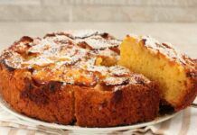 Avevo del riso ed una mela, mi sembrava una combinazione strana, ma invece è diventata una torta: ora la sforno ogni settimana