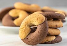 Adoro gli abbracci, tu no? E da quando li faccio io a casa sono ancora più buoni, ecco la ricetta originale dei famosi biscotti!