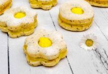 I biscotti di Pasqua farciti alla crema ti faranno dimenticare la dieta: guai a lasciarli incustoditi perché spariranno!