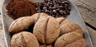 Non gettare mai il caffè che ti avanza, io ci preparo dei frollini da paura che inzuppo nel latte a colazione, spaccano!