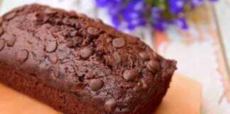 Che noia il solito plumcake al cacao aggiungi le gocce di cioccolato, delizioso e godurioso una fetta tira l'altra