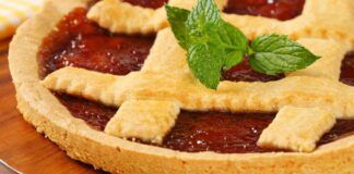 Crostata friabile per colazione, ho usato la marmellata che ho raschiato dal fondo della boccia - RicettaSprint