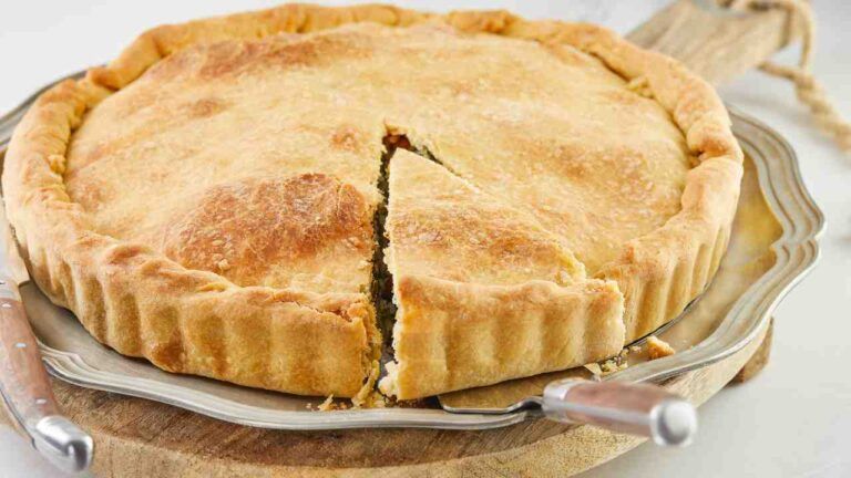 Con 5 euro prepari la cena a tutta la famiglia, questa torta salata la ...