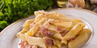 Condisci la pasta con questo sugo cremoso, aggiungi del bacon e si spazzolano tutto dalla pentola, non arriva neanche in tavola