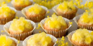 Chi l'ha detto che le mimose sono solo fiori? Prepara i tuoi Cupcake mimosa e regala dolcezza e amore alle donne speciali della tua vita!