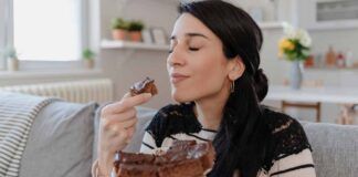 Qual è il momento più indicato per mangiare dolci nella giornata e limitare le conseguenze