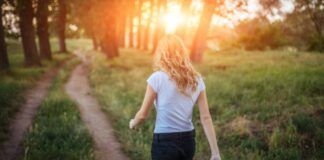Perché camminare anche dopo avere mangiato fa molto bene alla salute