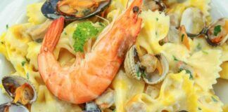 Farfalle ai frutti di mare prova ad aggiungere del limone e servi un piatto stellato