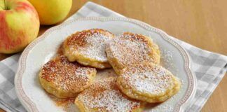 Non avevo le uova, ma ho preparato lo stesso le frittelle di mele in pochi minuti le ho servite a colazione, ho fatto centro