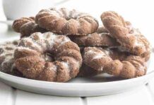 Non compro più i biscotti per la colazione, li faccio a casa in 10 minuti e con soli 3 ingredienti, risparmio e faccio felice tutti