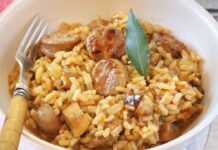 Con un po' di salsiccia ho sistemato il pranzo per tutti, ho aggiunto anche i funghi e si sono leccati i baffi - RicettaSprint