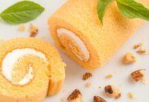 Rotolino di pan di Spagna all'arancia - RicettaSprint