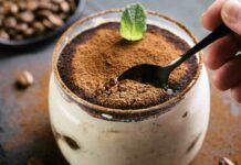 Solo 150 Kcal ha il mio tiramisù lo faccio con lo yogurt greco, buono da leccarsi i baffi, mangi e non ingrassi Solo 150 Kcal ha il mio tiramisù lo faccio con lo yogurt greco, buono da leccarsi i baffi, mangi e non ingrassi