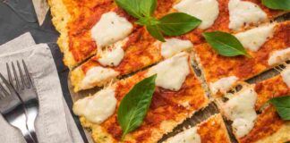 Faccio la ricetta della pizza 3.0 pronta in 5 minuti, zero farina, lievito e glutine, la migliore per tutta la famiglia