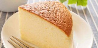 Quando mi ritrovo con lo yogurt in scadenza, ne approfitto subito, faccio questa torta cremosissima di 3 ingredienti, impossibile non amarla!