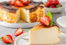 Torta 4 vasetti allo yogurt: mangi una fetta dopo l’altra senza pensare alla bilancia, solo 120 kcal, pronta in un lampo Torta 4 vasetti allo yogurt: mangi una fetta dopo l'altra senza pensare alla bilancia, solo 120 kcal, pronta in un lampo