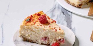 Pochi euro e senza cottura, di questa torta parlano tutti: la faccio ogni volta con la frutta che devo consumare, evito gli sprechi e soddisfo tutti!