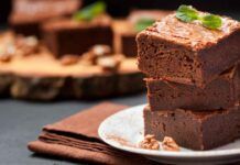 Con un pugno di noci e un bicchiere di latto faccio un dolce da paura, così morbido che si scioglie in bocca Con un pugno di noci e un bicchiere di latto faccio un dolce da paura, così morbido che si scioglie in bocca - RicettaSprint