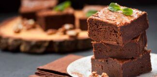 Con un pugno di noci e un bicchiere di latto faccio un dolce da paura, così morbido che si scioglie in bocca - RicettaSprint