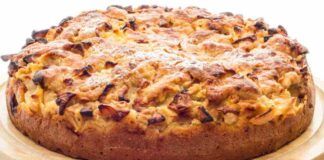 Basta avere un uovo e un bicchiere di latte nel frigo per preparare una torta deliziosa in 5 minuti, la facciamo nella padella!