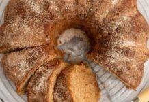 Voglia di dolce improvvisa, niente è meglio di una ciambella con del miele. Delicata e meravigliosamente buona