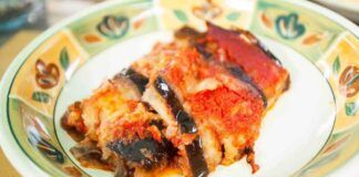 Quando non ho tempo per preparare la parmigiana di melanzane risolvo così, solo 200 kcal, piace lo stesso ed è pronta in 10 minuti!