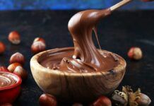 Se la mangiano tutti anche i più difficili, la mia nutella fatta in casa non si discute, è troppo buona Da quando la faccio a casa la nutella, al supermercato non la compro più, mi costa meno ed è genuina!