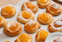 Con un paio di arance faccio la colazione per tutti, vanno a ruba i miei dolcetti Con un paio di arance faccio la colazione per tutti, vanno a ruba i miei dolcetti